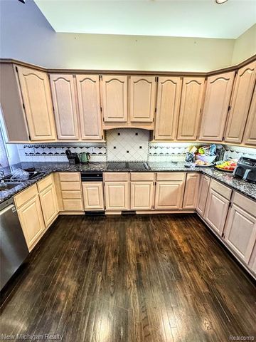 3989 S Shore Drive, Commerce Twp, MI 48382