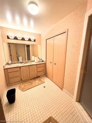 3989 S Shore Drive, Commerce Twp, MI 48382