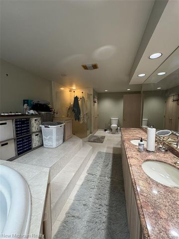 3989 S Shore Drive, Commerce Twp, MI 48382