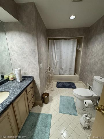 3989 S Shore Drive, Commerce Twp, MI 48382