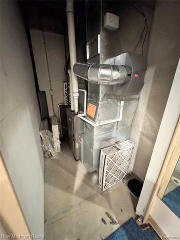 3989 S Shore Drive, Commerce Twp, MI 48382