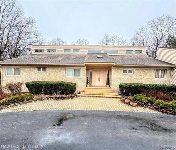 3989 S Shore Drive, Commerce Twp, MI 48382