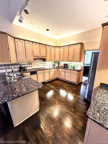 3989 S Shore Drive, Commerce Twp, MI 48382