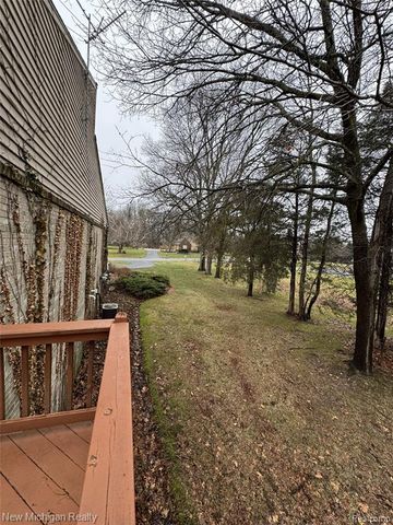 3989 S Shore Drive, Commerce Twp, MI 48382