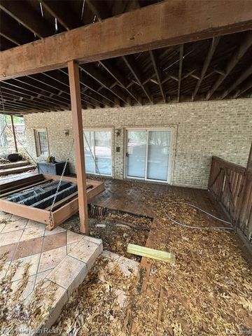 3989 S Shore Drive, Commerce Twp, MI 48382