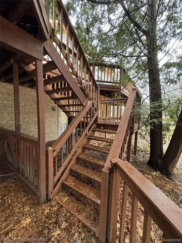 3989 S Shore Drive, Commerce Twp, MI 48382