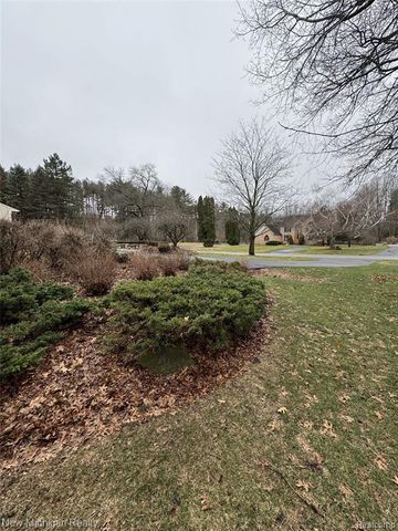 3989 S Shore Drive, Commerce Twp, MI 48382