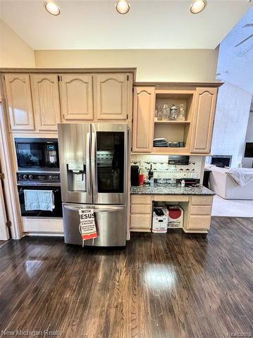 3989 S Shore Drive, Commerce Twp, MI 48382