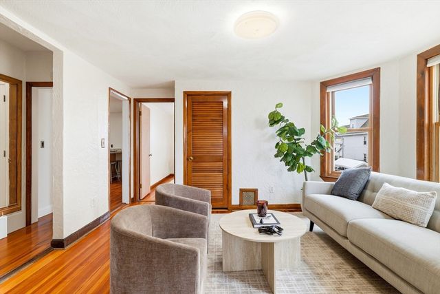 77 Swan St, Everett, MA 02149