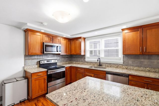 77 Swan St, Everett, MA 02149