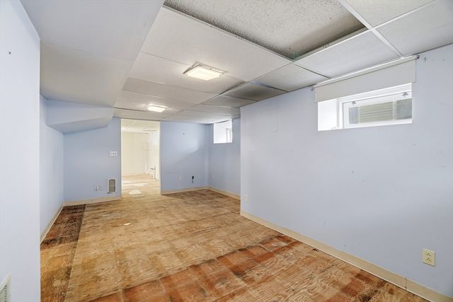 77 Swan St, Everett, MA 02149