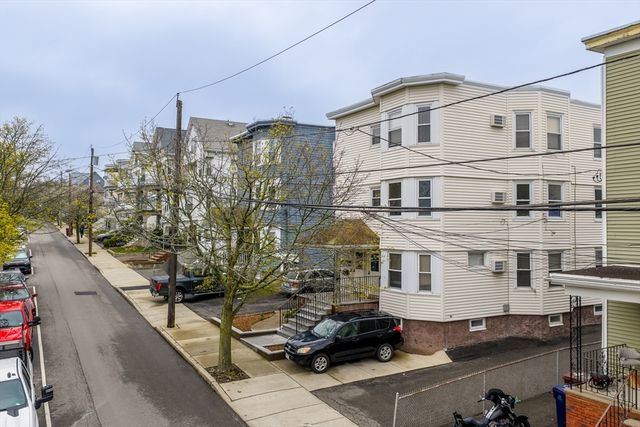 77 Swan St, Everett, MA 02149