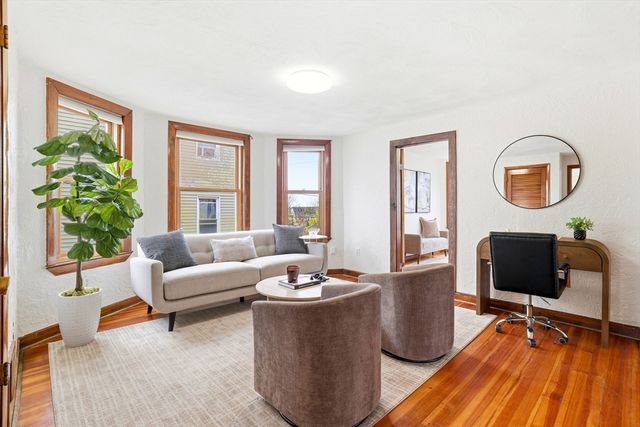 77 Swan St, Everett, MA 02149