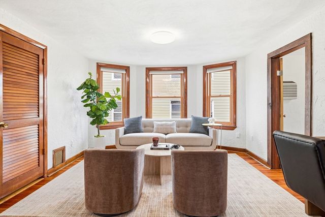 77 Swan St, Everett, MA 02149