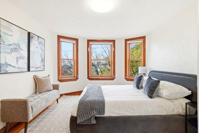 77 Swan St, Everett, MA 02149