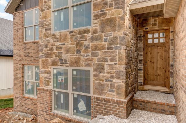 3014 W Teton Drive, Springfield, MO 65810