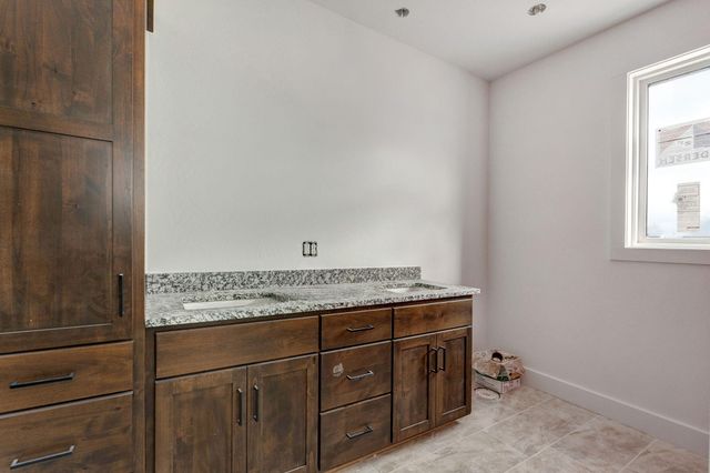 3014 W Teton Drive, Springfield, MO 65810