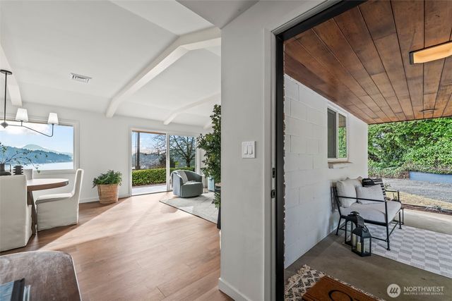 9024 Prentice Avenue, Gig Harbor, WA 98332