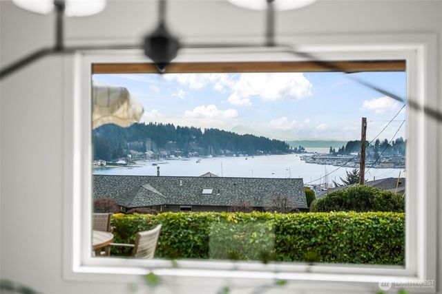 9024 Prentice Avenue, Gig Harbor, WA 98332