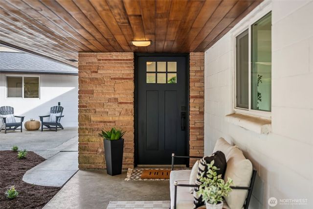 9024 Prentice Avenue, Gig Harbor, WA 98332