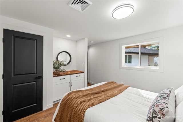 9024 Prentice Avenue, Gig Harbor, WA 98332