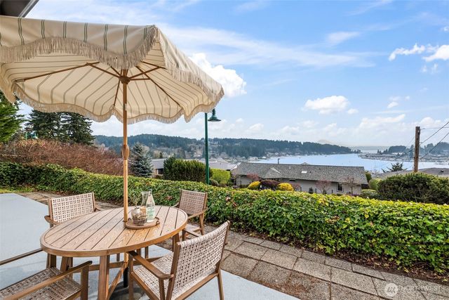 9024 Prentice Avenue, Gig Harbor, WA 98332