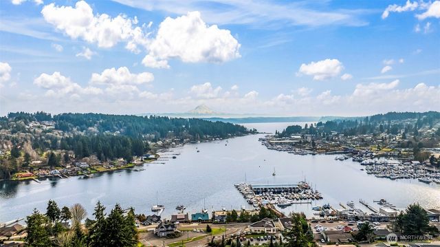 9024 Prentice Avenue, Gig Harbor, WA 98332