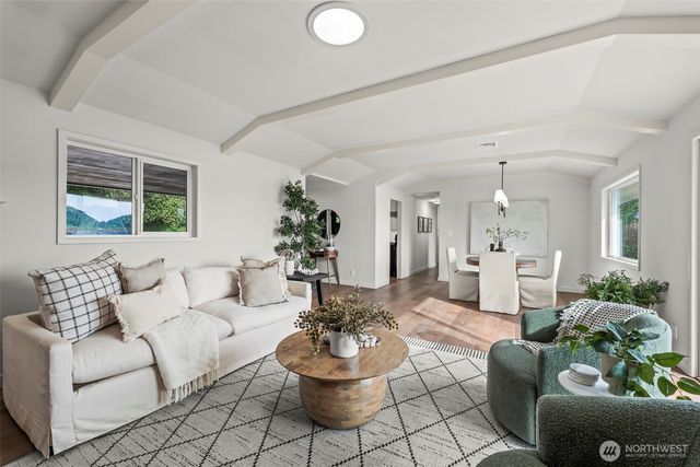 9024 Prentice Avenue, Gig Harbor, WA 98332