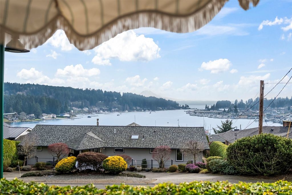 9024 Prentice Avenue, Gig Harbor, WA 98332