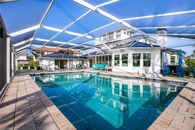 12201 Shoreview DR, Matlacha, FL 33993