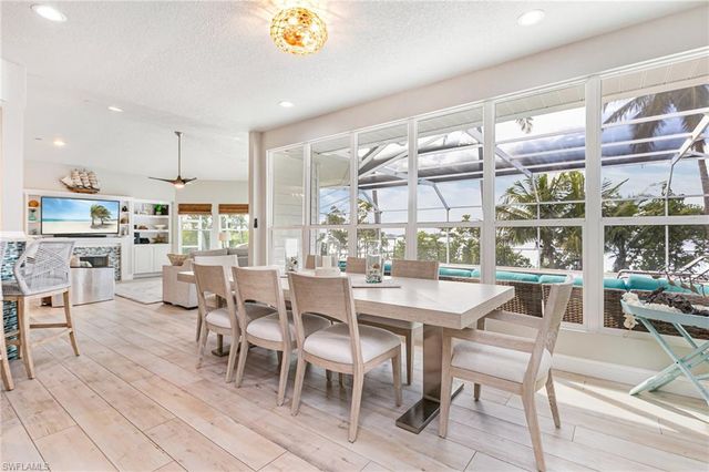 12201 Shoreview DR, Matlacha, FL 33993