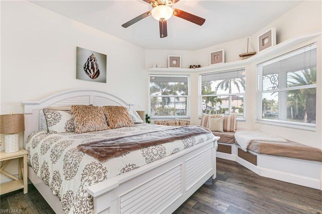 12201 Shoreview DR, Matlacha, FL 33993