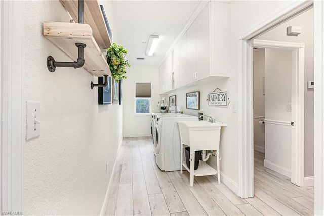 12201 Shoreview DR, Matlacha, FL 33993