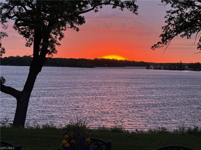 12201 Shoreview DR, Matlacha, FL 33993