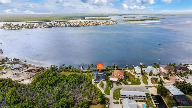 12201 Shoreview DR, Matlacha, FL 33993