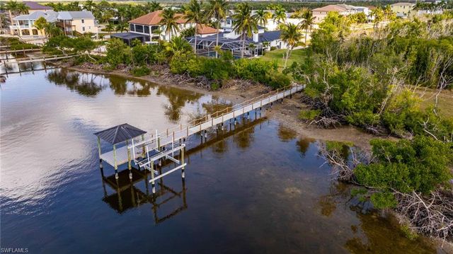 12201 Shoreview DR, Matlacha, FL 33993