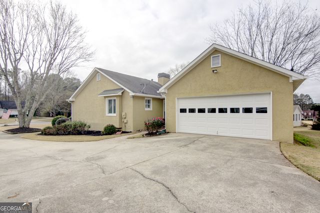 135 Tramore Trace, Tyrone, GA 30290