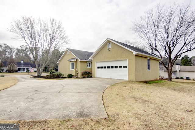 135 Tramore Trace, Tyrone, GA 30290