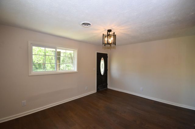 231 Sycamore Street, Junction City, KY 40440