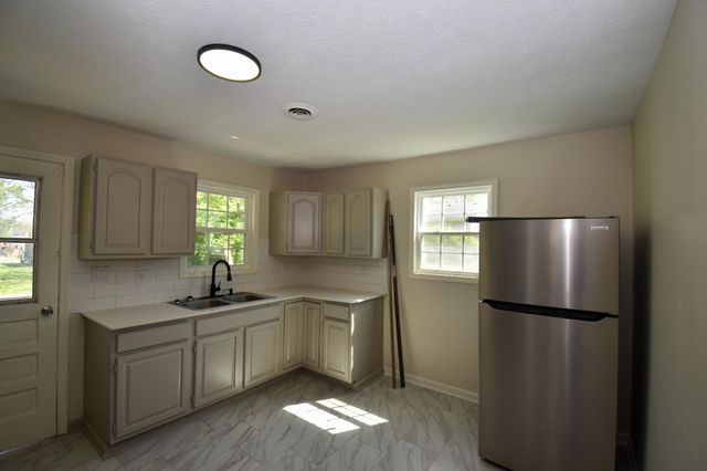 231 Sycamore Street, Junction City, KY 40440