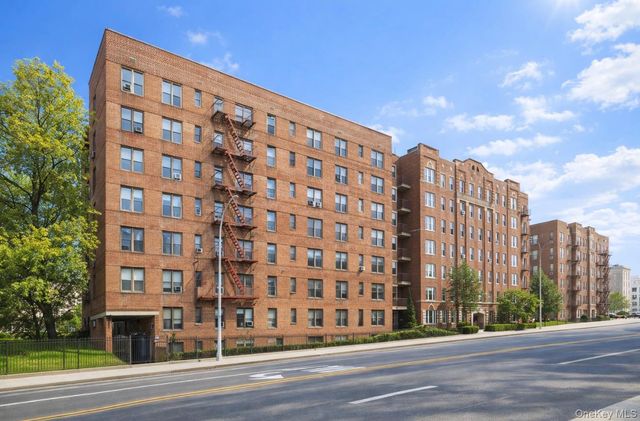 13950 35 Avenue F, Flushing, NY 11354
