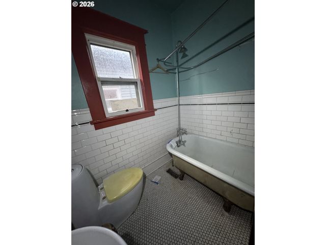 6422 Se CARLTON St, Portland, OR 97206