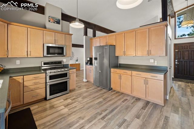 172 Del Oro Circle, Colorado Springs, CO 80919