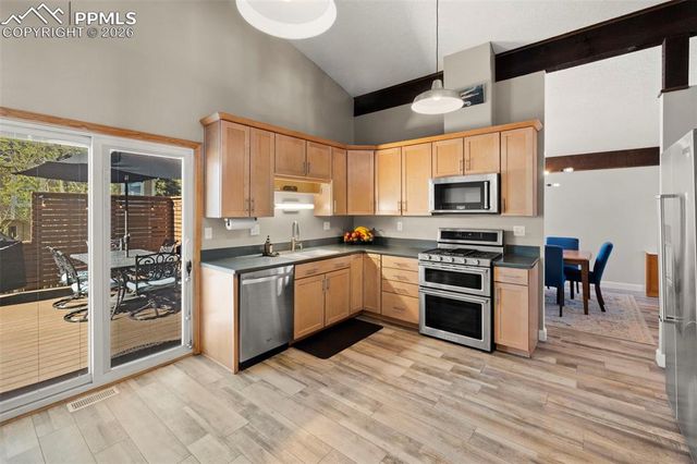 172 Del Oro Circle, Colorado Springs, CO 80919