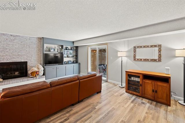 172 Del Oro Circle, Colorado Springs, CO 80919