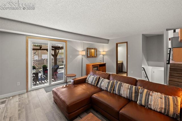 172 Del Oro Circle, Colorado Springs, CO 80919