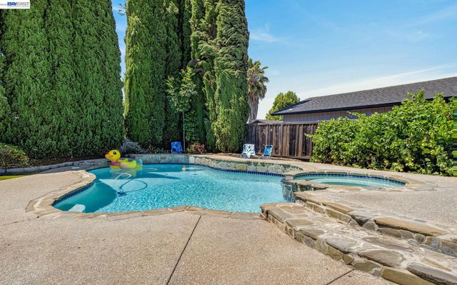 38 Cascade Ave, Livermore, CA 94551