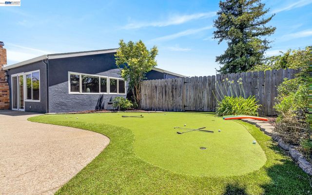 38 Cascade Ave, Livermore, CA 94551