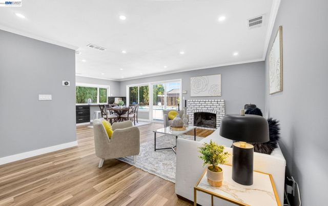 38 Cascade Ave, Livermore, CA 94551