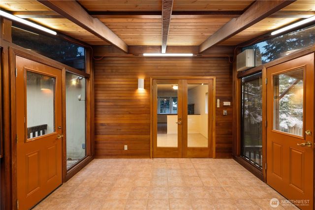 6011 156th Avenue NE, Redmond, WA 98052